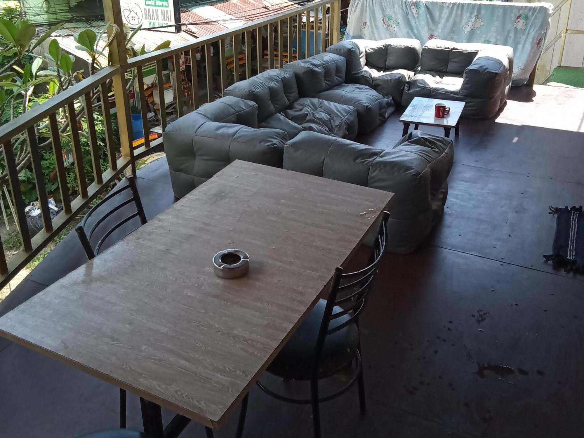 Crazy Monkey Hotel Trat Exterior photo