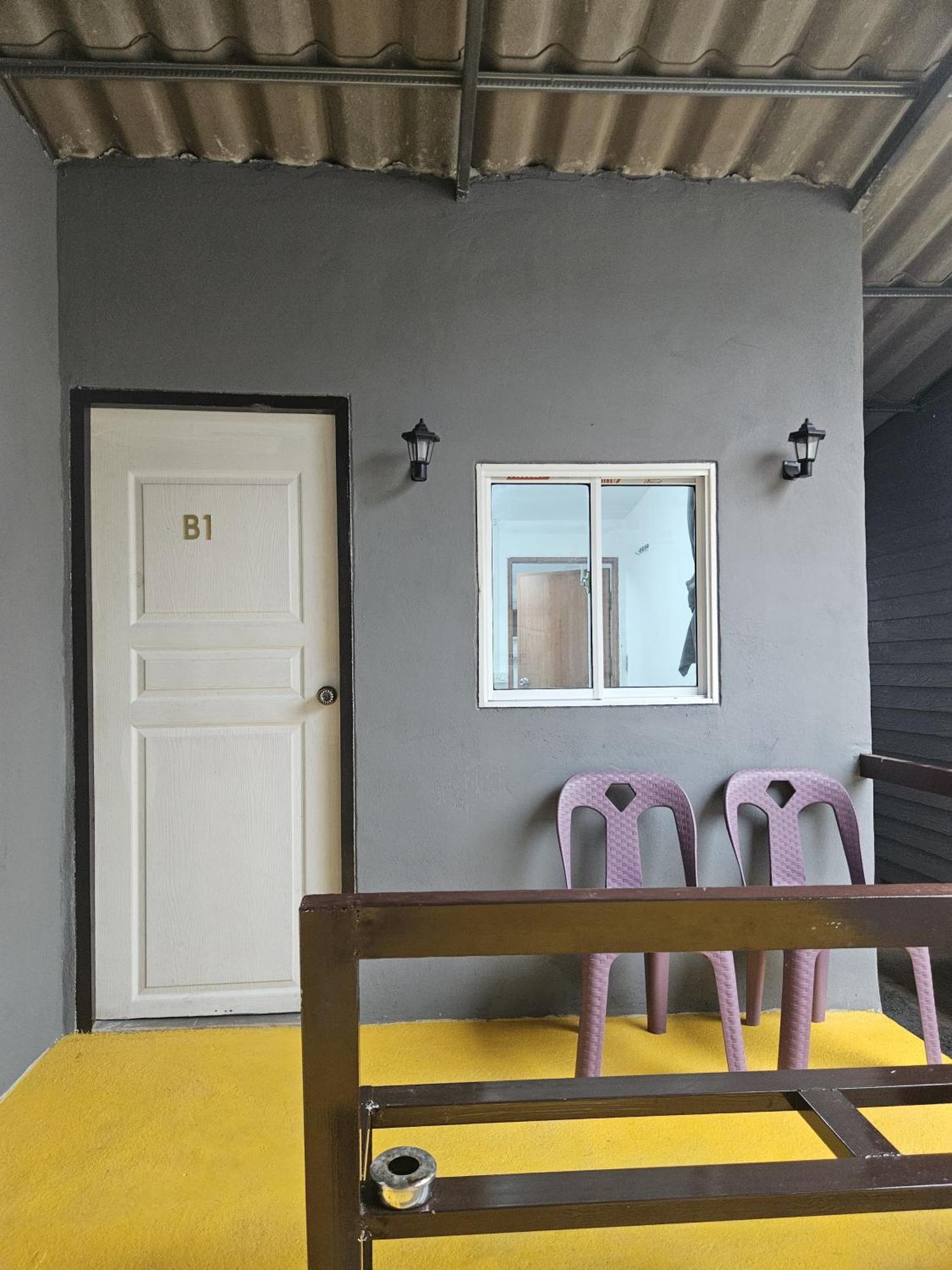 Crazy Monkey Hotel Trat Exterior photo