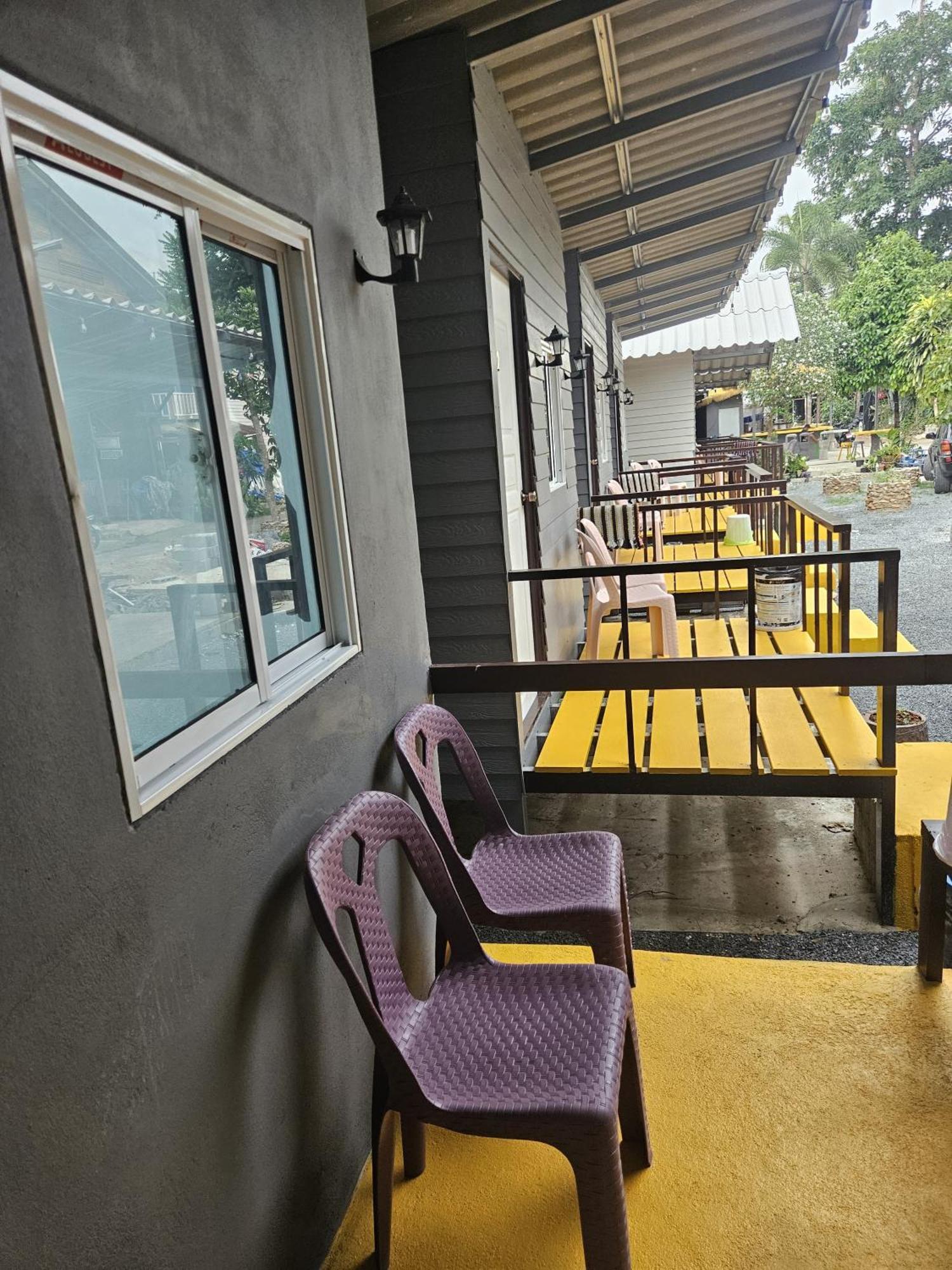 Crazy Monkey Hotel Trat Exterior photo